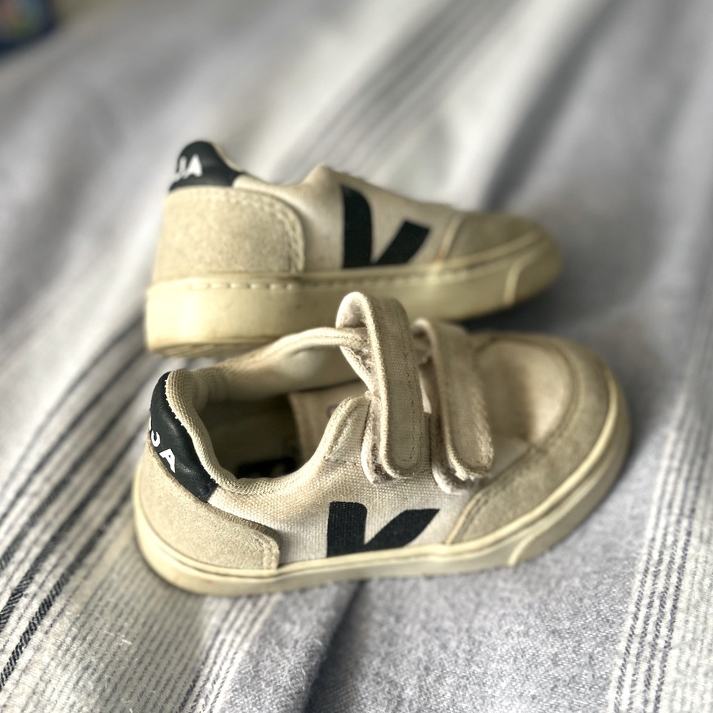 Veja Toddler size 8